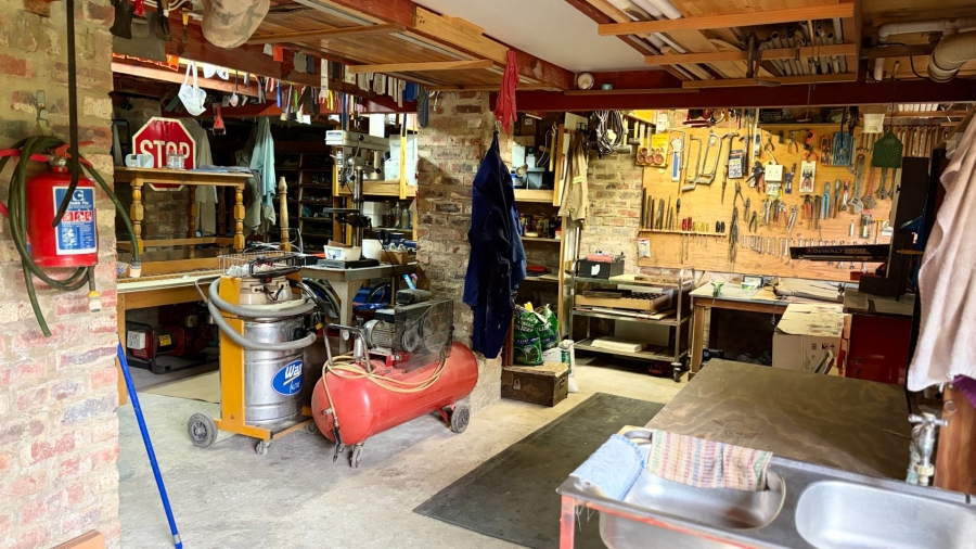 4 Bedroom Property for Sale in Viljoenskroon Rural Free State